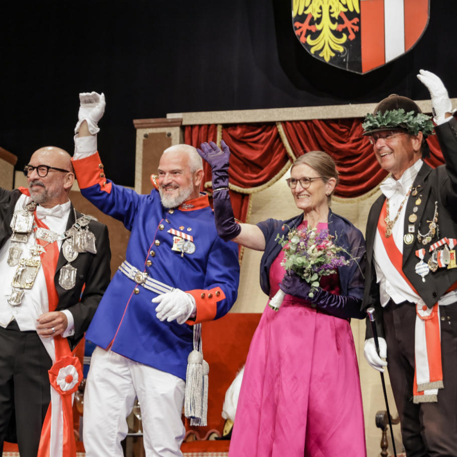 Krönungsball - Quelle: Graca Darius Bialojan
